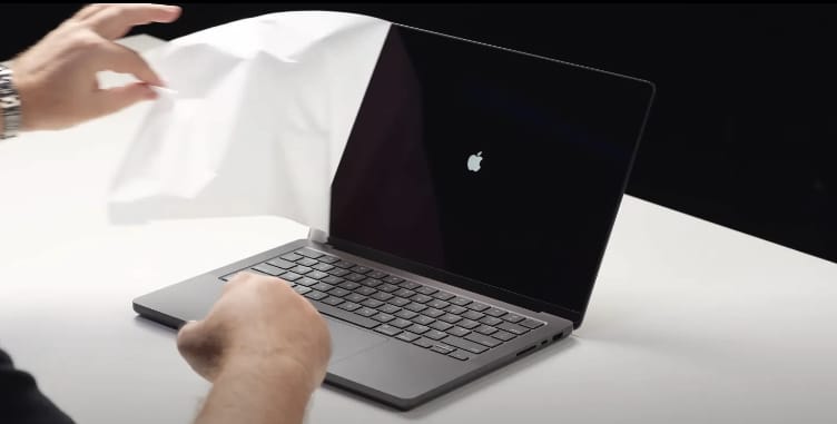 疑似 M4 MacBook Pro 拆箱视频流出，性能跑分首次曝光